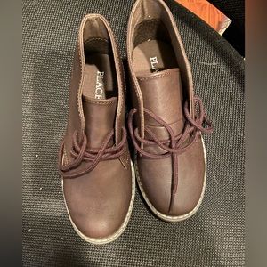 Boys size 2 brown boots from children’s place